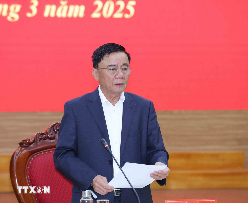 Uỷ viên Bộ Chính trị, Thường trực Ban Bí thư Trần Cẩm Tú - Bí thư Đảng uỷ các cơ quan Đảng Trung ương phát biểu tại hội nghị. Ảnh: TTXVN.