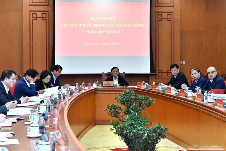 Thường trực Ban Bí thư Trần Cẩm Tú chủ trì phiên họp thứ hai của Ban Chỉ đạo chuyển đổi số trong các cơ quan Đảng - Ảnh: dangcongsan.vn Thường trực Ban Bí thư Trần Cẩm Tú chủ trì phiên họp thứ hai của Ban Chỉ đạo chuyển đổi số trong các cơ quan Đảng - Ảnh: dangcongsan.vn