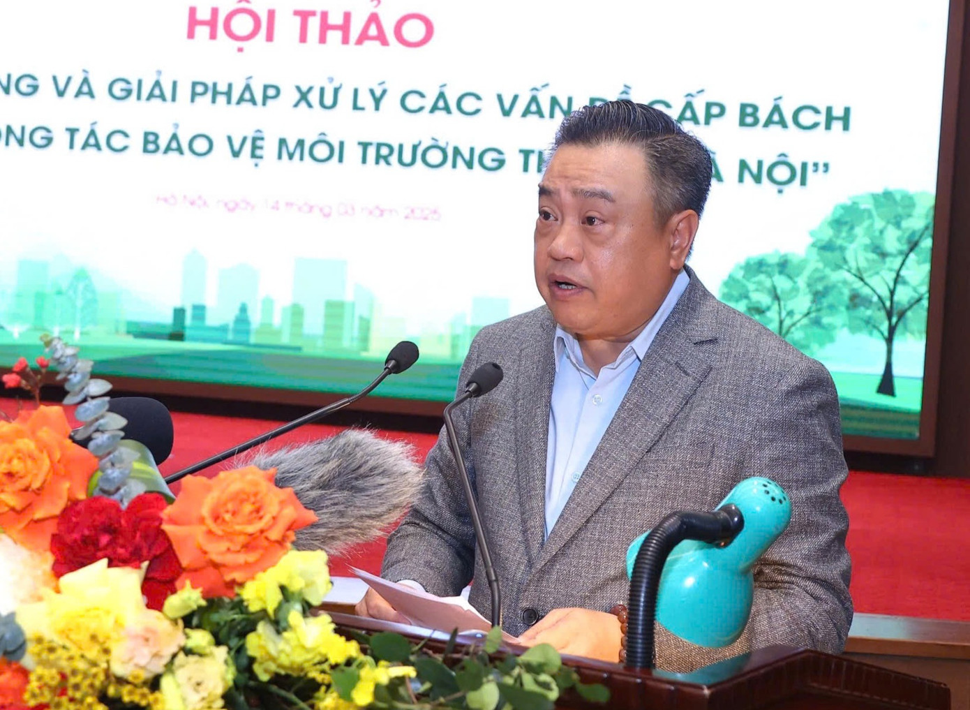 Chủ tịch UBND thành phố Hà Nội Trần Sỹ Thanh phát biểu tại hội thảo. Ảnh: PV.