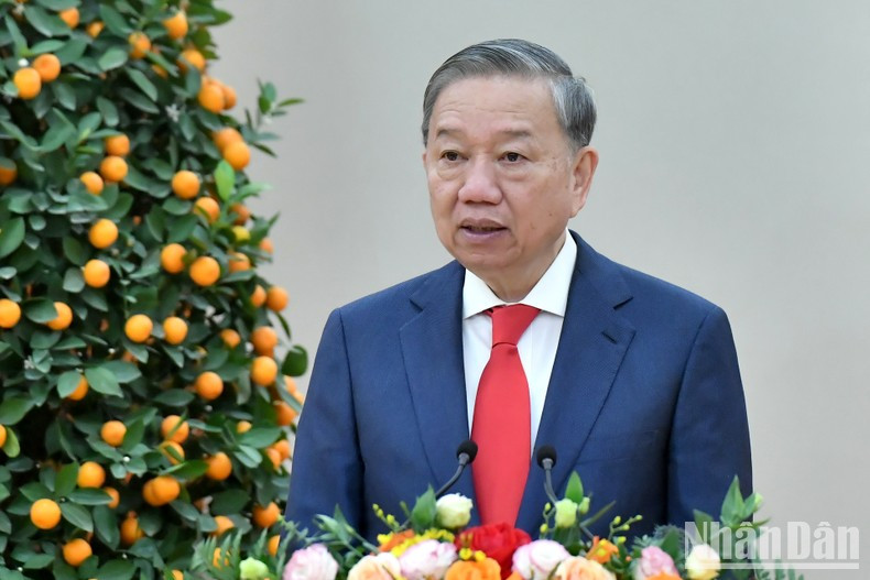 Tổng Bí thư Tô Lâm phát biểu giao nhiệm vụ cho các đơn vị và cá nhân tại hội nghị.