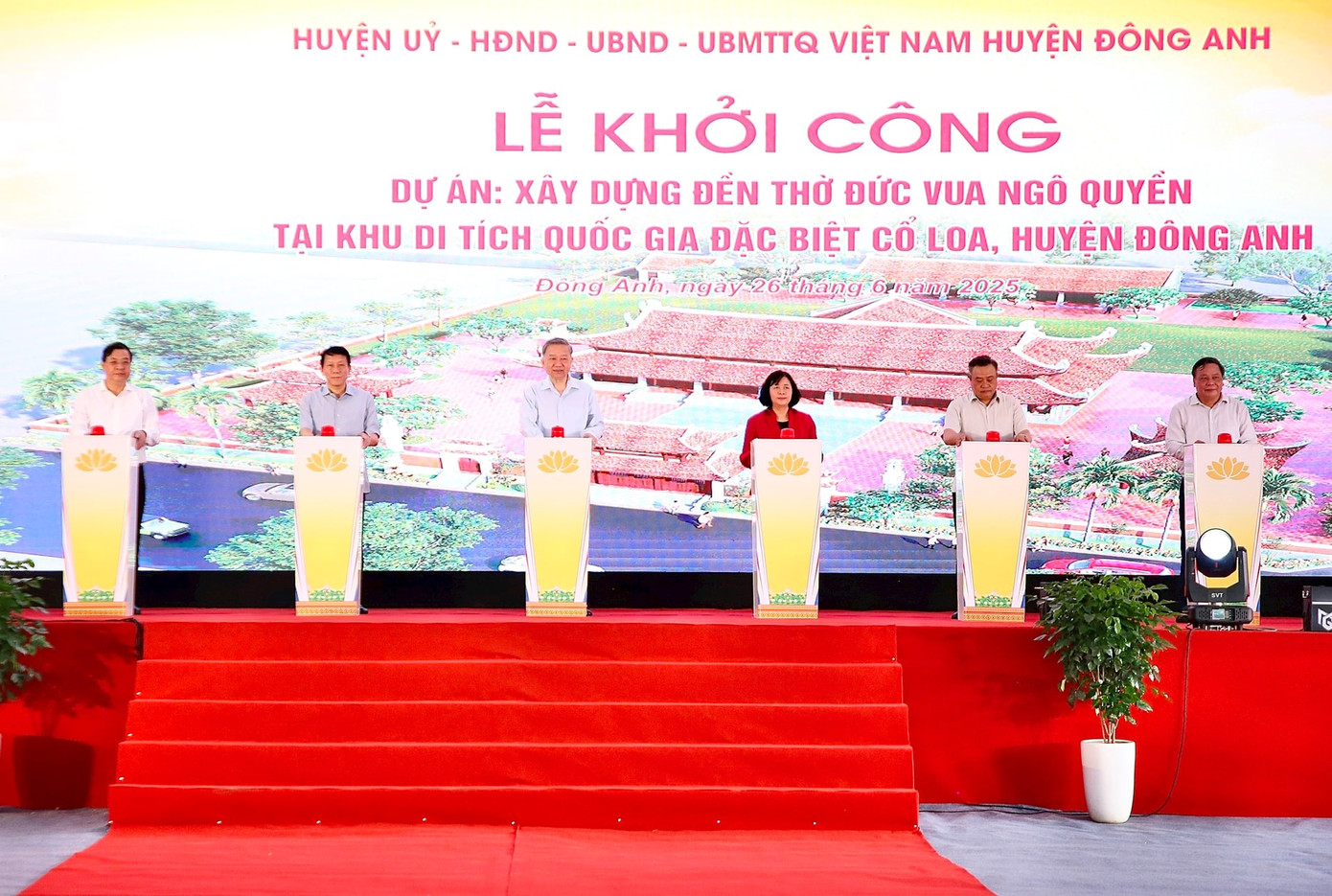 Tổng Bí thư Tô Lâm và các đại biểu thực hiện nghi thức bấm nút khởi công dự án. Ảnh: Viết Thành. Tổng Bí thư Tô Lâm và các đại biểu thực hiện nghi thức bấm nút khởi công dự án. Ảnh: Viết Thành.