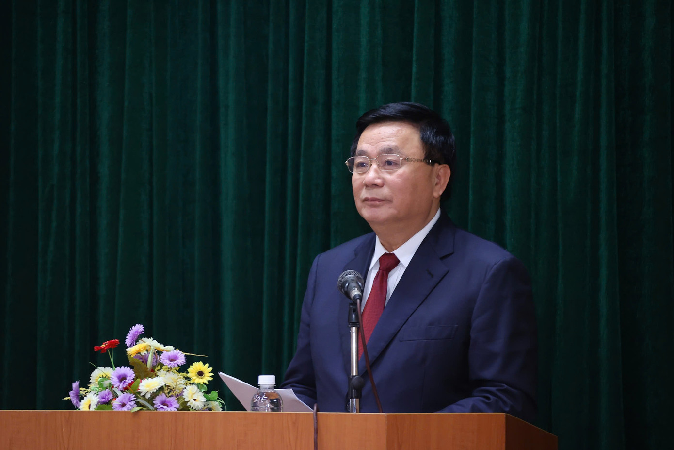 Ông Nguyễn Xuân Thắng - Ủy viên Bộ Chính trị, Giám đốc Học viện Chính trị quốc gia Hồ Chí Minh, Chủ tịch Hội đồng lý luận Trung ương phát biểu tại hội thảo. Ảnh: N.Đ. Ông Nguyễn Xuân Thắng - Ủy viên Bộ Chính trị, Giám đốc Học viện Chính trị quốc gia Hồ Chí Minh, Chủ tịch Hội đồng lý luận Trung ương phát biểu tại hội thảo. Ảnh: N.Đ.