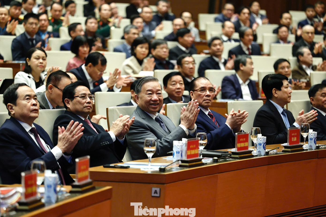 Tổng Bí thư Tô Lâm và các đại biểu dự Hội nghị toàn quốc về đột phá khoa học, công nghệ, đổi mới sáng tạo và chuyển đổi số quốc gia. Ảnh: Như Ý.