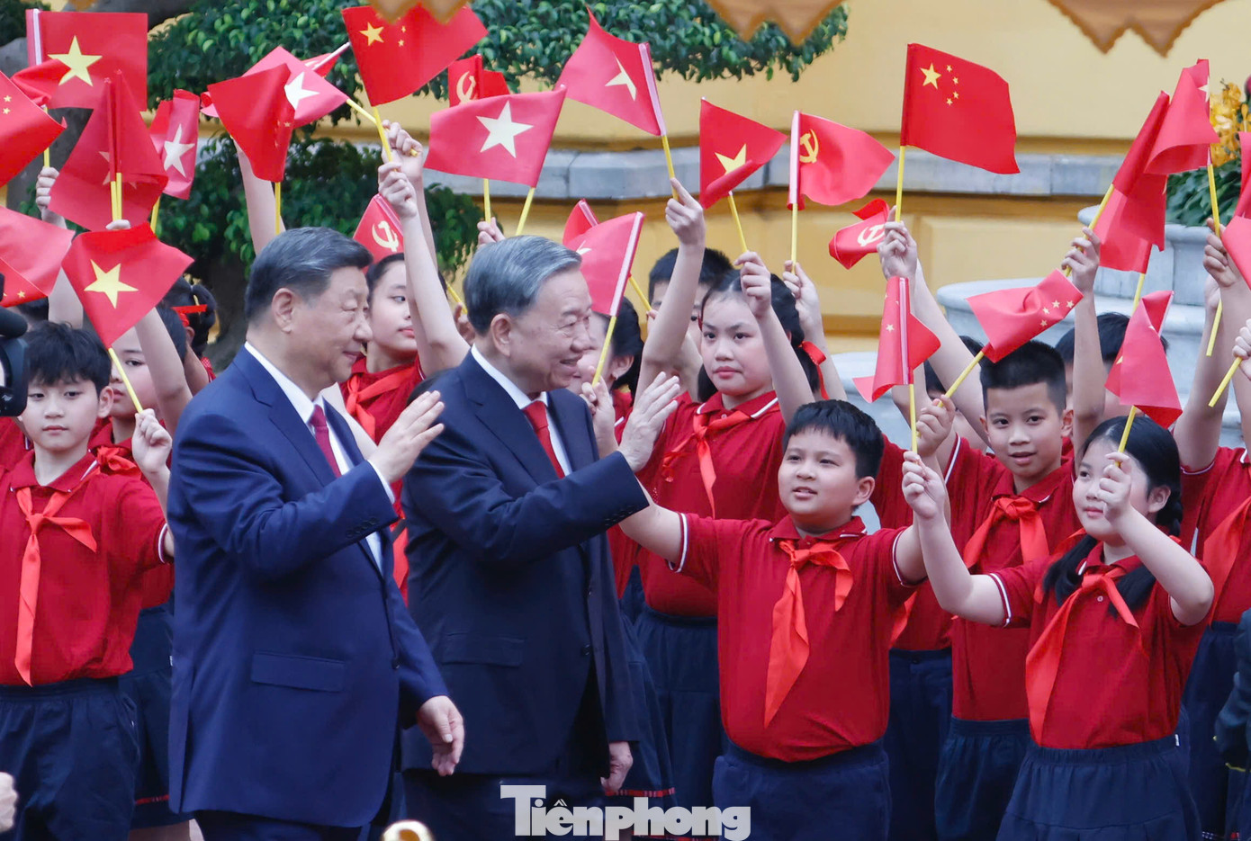 Tổng Bí thư Tô Lâm chủ trì lễ đón Tổng Bí thư, Chủ tịch nước Trung Quốc Tập Cận Bình tại Phủ Chủ tịch, theo nghi thức cấp Nhà nước.