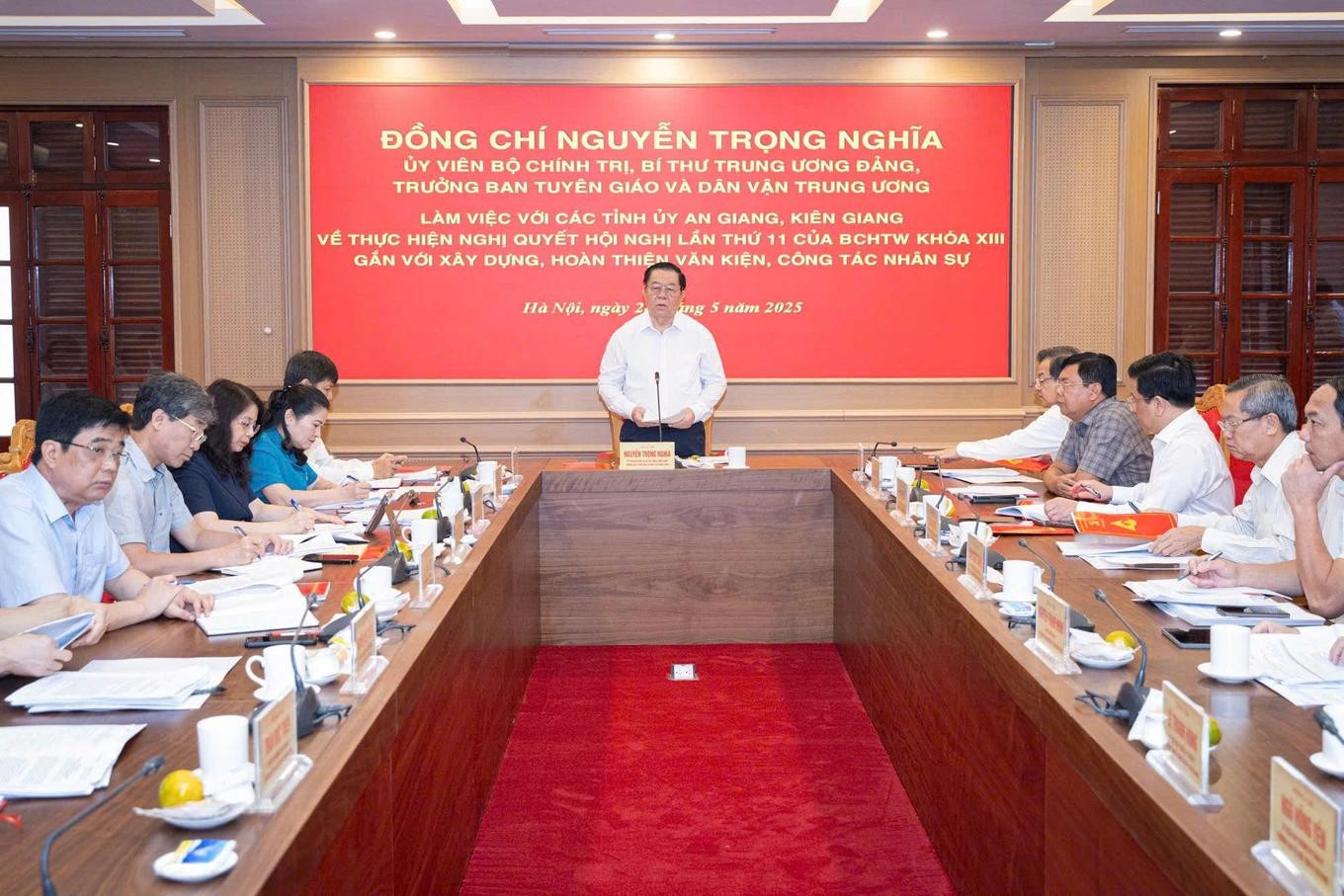 Uỷ viên Bộ Chính trị, Bí thư Trung ương Đảng, Trưởng Ban Tuyên giáo và Dân vận Trung ương Nguyễn Trọng Nghĩa phát biểu tại cuộc làm việc. Ảnh: PV.