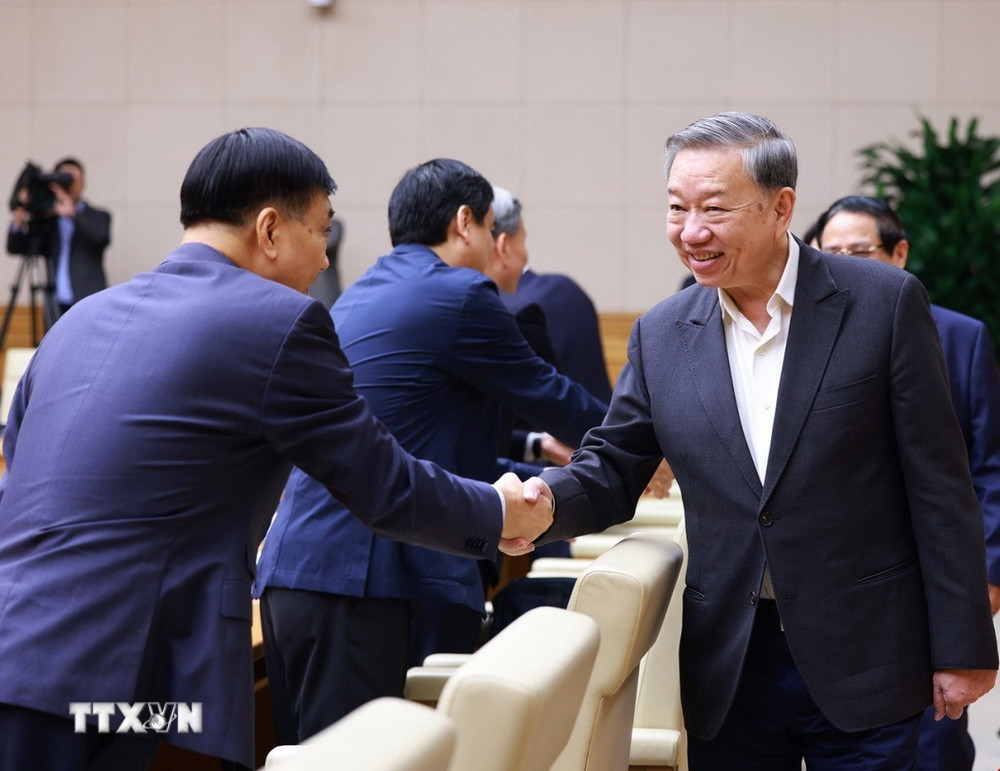 Tổng Bí thư Tô Lâm làm việc với Tiểu ban Kinh tế - Xã hội Đại hội XIV của Đảng. Ảnh: TTXVN.