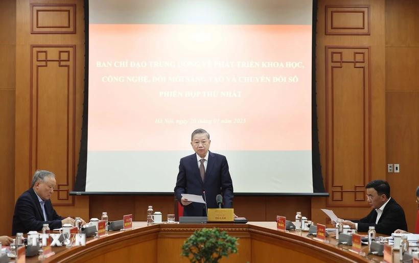 Tổng Bí thư Tô Lâm, Trưởng Ban Chỉ đạo Trung ương về phát triển khoa học, công nghệ, đổi mới sáng tạo và chuyển đổi số chủ trì phiên họp thứ nhất của Ban Chỉ đạo - Ảnh: TTXVN.