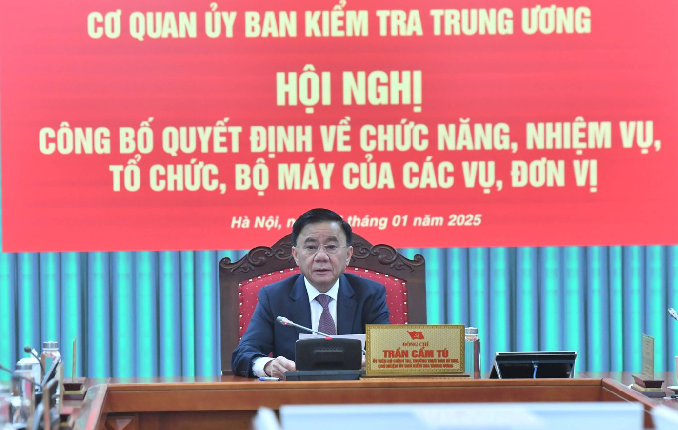 Thường trực Ban Bí thư, Chủ nhiệm Uỷ ban Kiểm tra Trung ương, Thủ trưởng Cơ quan Uỷ ban Kiểm tra Trung ương phát biểu chỉ đạo hội nghị. Ảnh: PV.