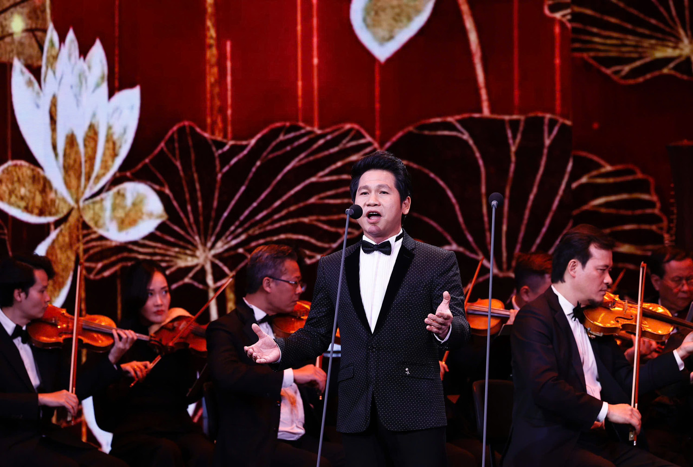 Chương trình nghệ thuật tại buổi lễ. (Ảnh: Như Ý) Chương trình nghệ thuật tại buổi lễ. (Ảnh: Như Ý)