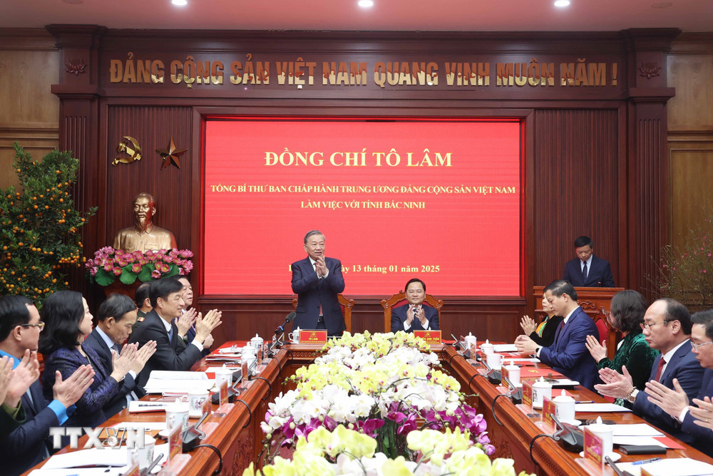 Tổng Bí thư Tô Lâm thăm và làm việc với tỉnh Bắc Ninh. Ảnh: TTXVN.
