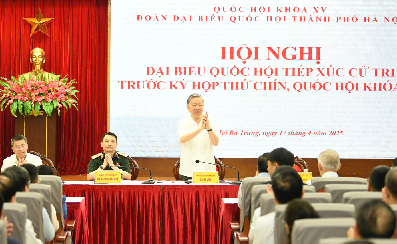 Tổng Bí thư Tô Lâm và ĐBQH Nguyễn Quốc Duyệt - Trung tướng, Tư lệnh Bộ Tư lệnh Thủ đô Hà Nội; Nguyễn Phi Thường - Giám đốc Sở Xây dựng Hà Nội, tiếp xúc cử tri đơn vị bầu cử số 1 TP Hà Nội (Ba Đình, Đống Đa, Hai Bà Trưng).