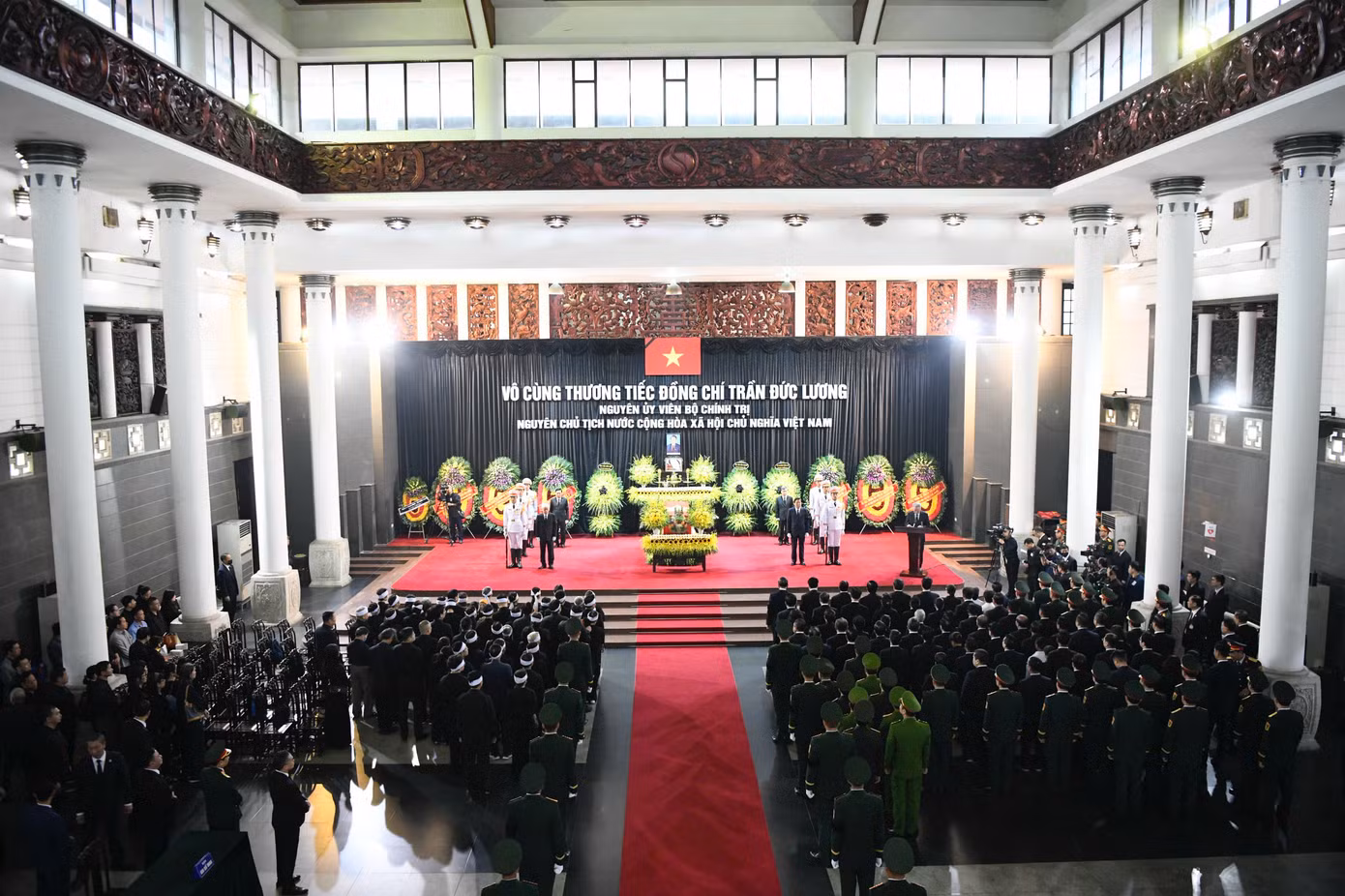 Lễ truy điệu nguyên Chủ tịch nước Trần Đức Lương được cử hành trọng thể. Chủ tịch nước Lương Cường - Trưởng Ban Lễ tang - đọc lời điếu tại lễ truy điệu.
