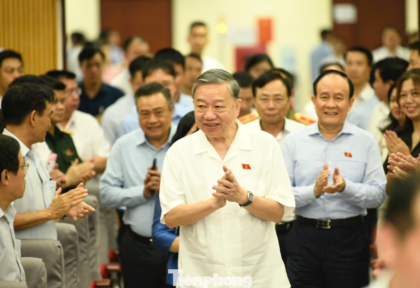 Tổng Bí thư Tô Lâm tiếp xúc cử tri TP Hà Nội, sáng 17/4. Ảnh: Như Ý.