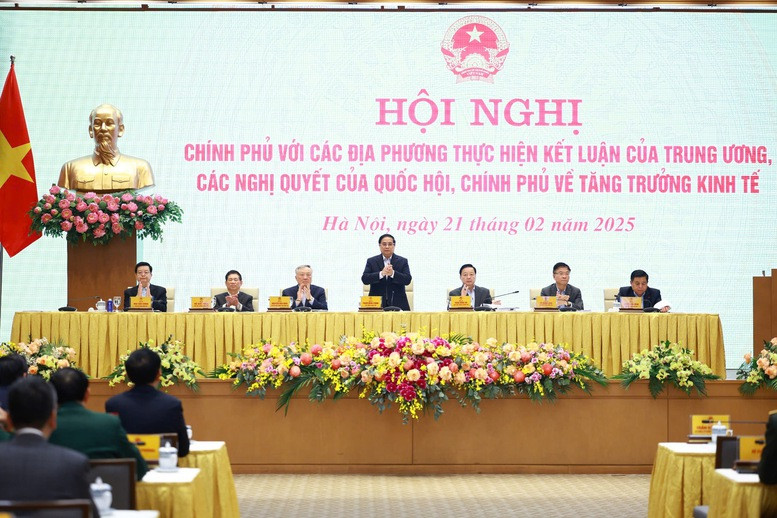 Thủ tướng Chính phủ Phạm Minh Chính và các Phó Thủ tướng Chính phủ chủ trì hội nghị. Ảnh: VGP. Thủ tướng Chính phủ Phạm Minh Chính và các Phó Thủ tướng Chính phủ chủ trì hội nghị. Ảnh: VGP.