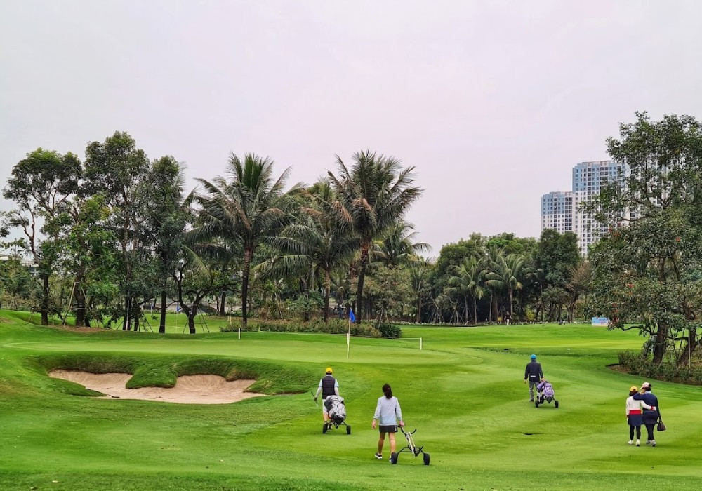 Dự án hơn 1,5 tỷ USD do Tập đoàn Trump đề xuất tại huyện Khoái Châu, tỉnh Hưng Yên đã được Thủ tướng chấp thuận. Dự án hơn 1,5 tỷ USD do Tập đoàn Trump đề xuất tại huyện Khoái Châu, tỉnh Hưng Yên đã được Thủ tướng chấp thuận.