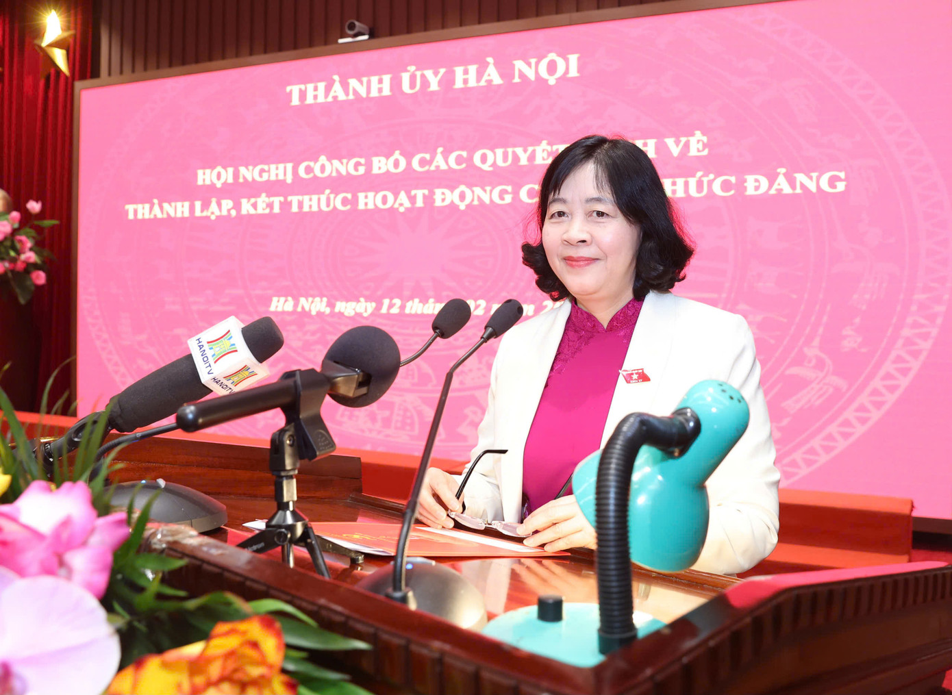 Bí thư Thành ủy Hà Nội Bùi Thị Minh Hoài phát biểu tại hội nghị. Ảnh: Viết Thành.