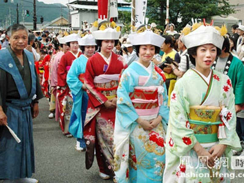 Các cô dâu Nhật Bản trong bộ áo cưới Kimono