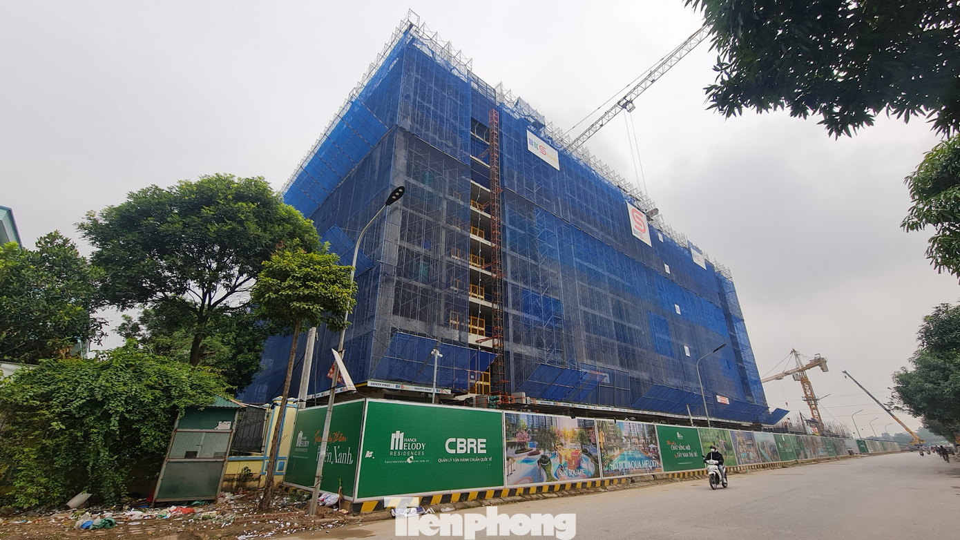 Nguồn cung BĐS Hà Nội ngày càng khan hiếm, đặc biệt là phân khúc bình dân.