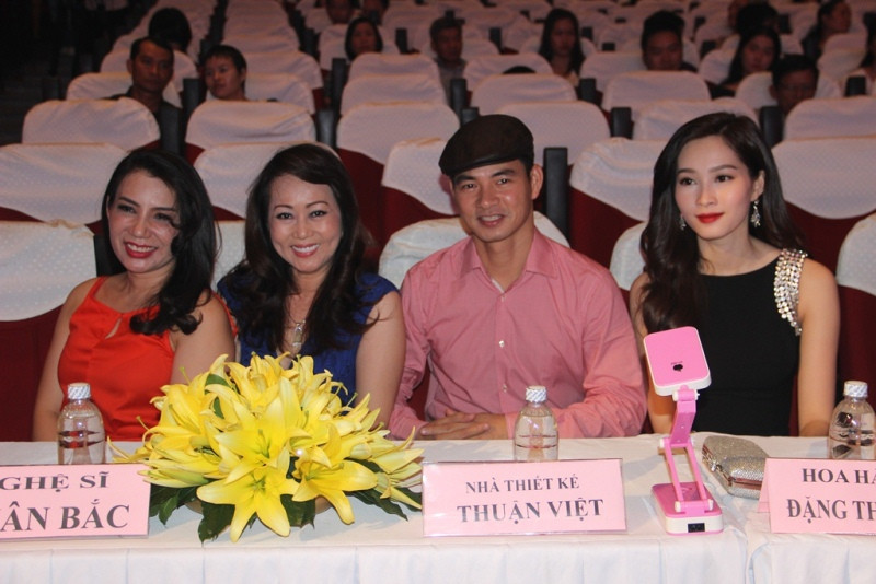 Đặng Mỹ Huyền đăng quang Nữ sinh viên Việt Nam duyên dáng ảnh 24