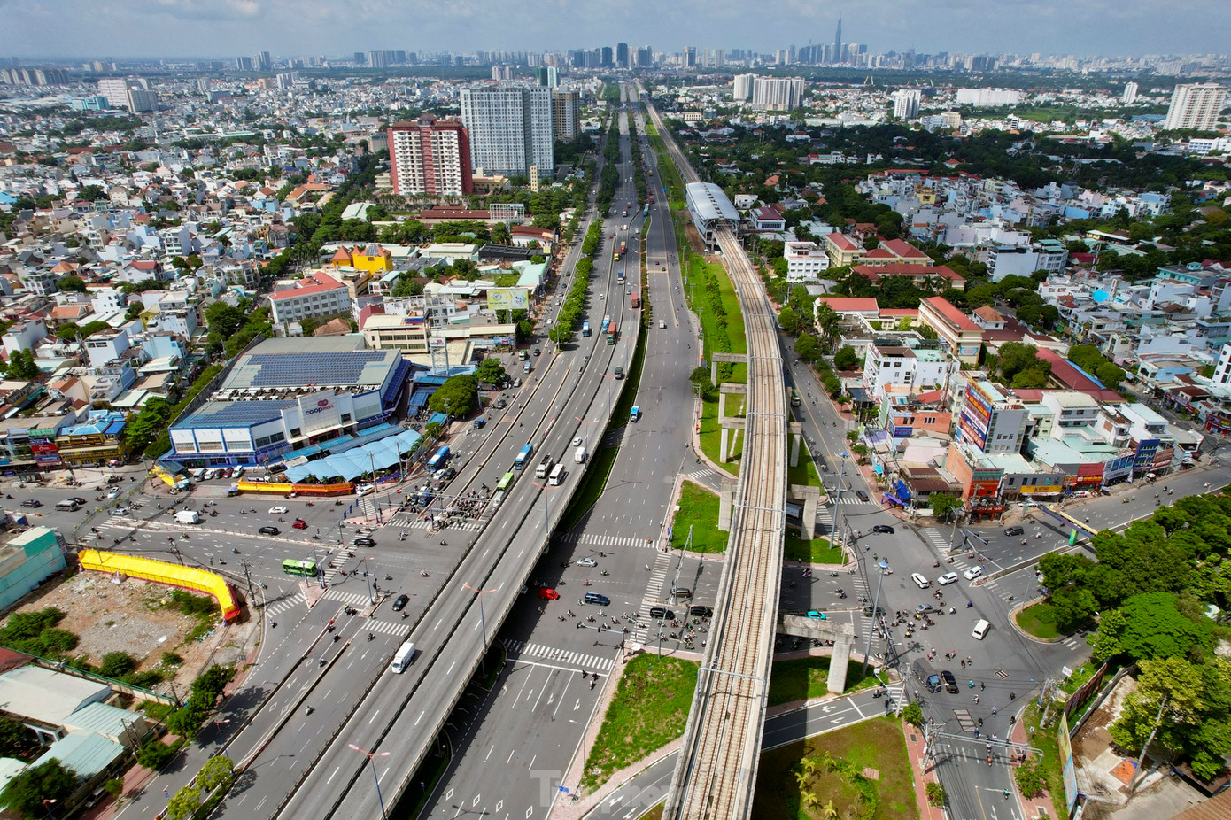 Khu vực ngã tư Thủ Đức. Ảnh: Duy Anh Khu vực ngã tư Thủ Đức. Ảnh: Duy Anh