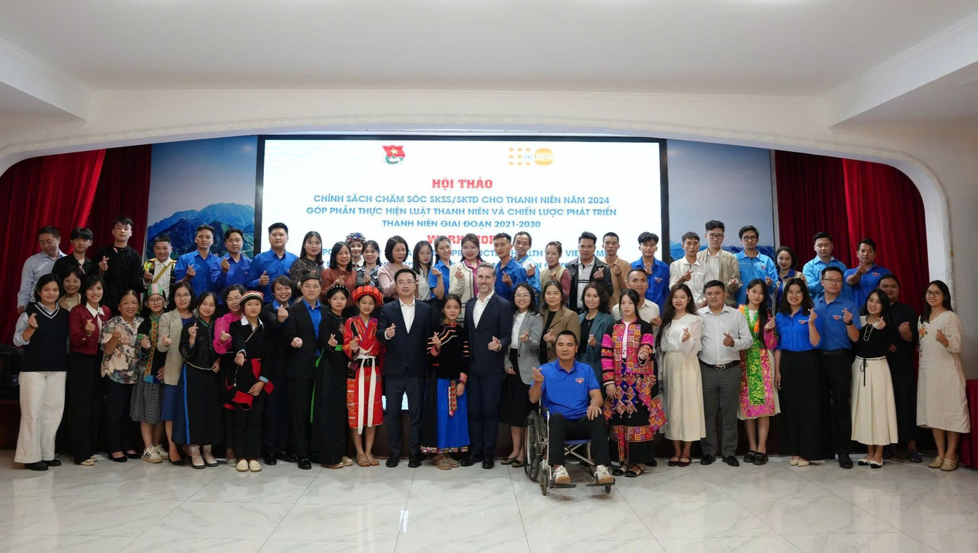 Các đại biểu tham gia hội thảo. Các đại biểu tham gia hội thảo.