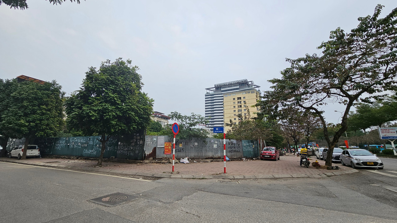 Vị trí, ranh giới, diện tích đất thu hồi được xác định tại Trích lục bản đồ số 139/TĐ-09, tỷ lệ 1/1000 ngày 31/7/2009 của Sở TN&amp;MT Hà Nội.