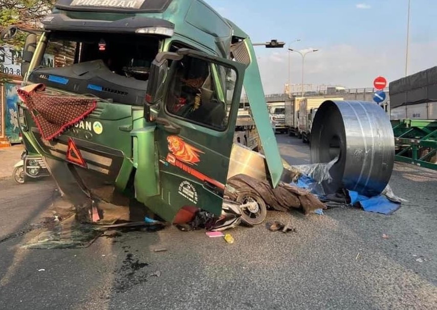 Vụ tai nạn kinh hoàng, may mắn chưa gây ra thiệt hại về người.