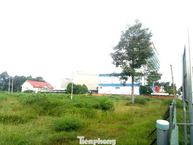 Khu đất trụ sở cũ Thành ủy Thủ Dầu Một bên mặt tiền quốc lộ 13.