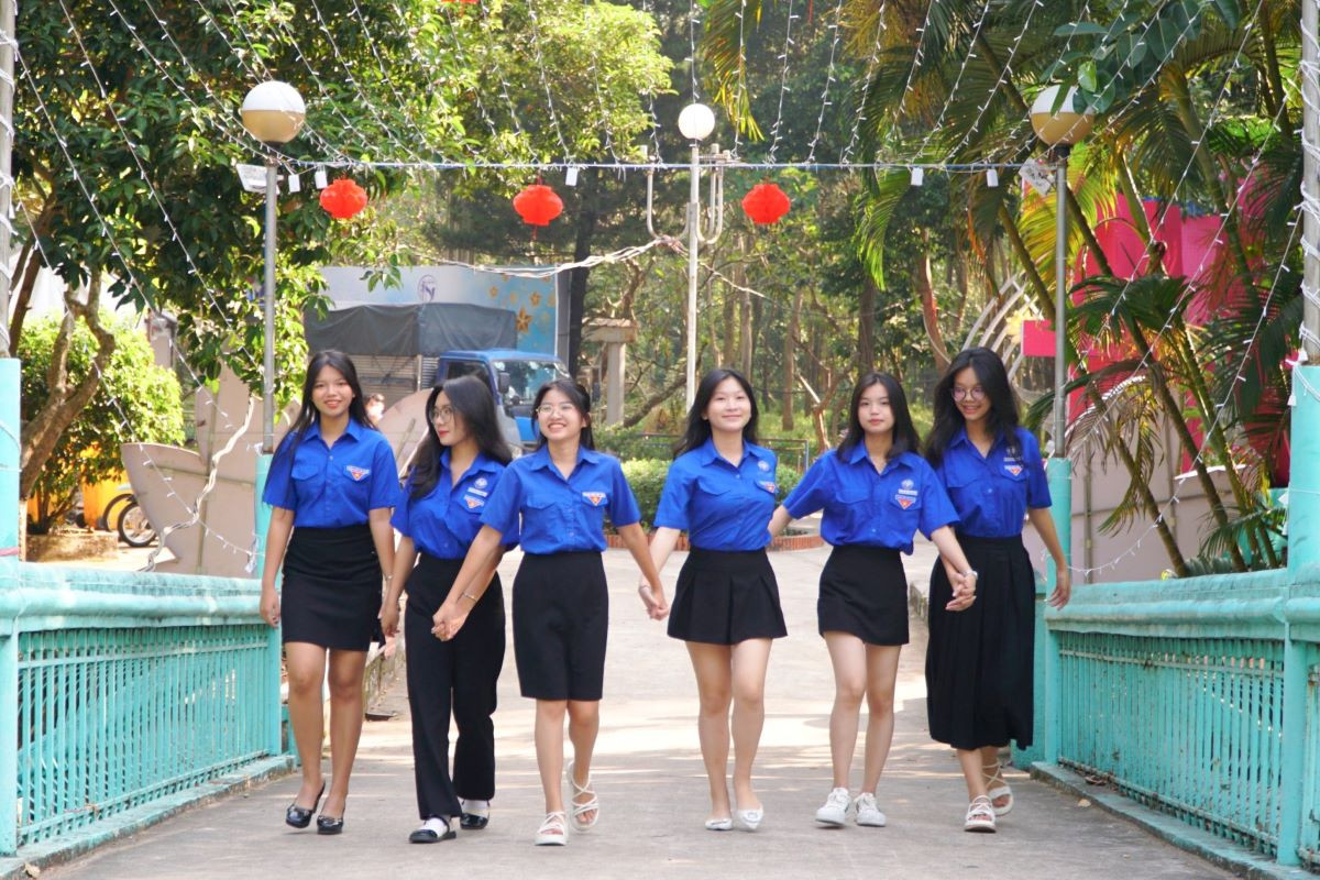 Công viên Thủ Dầu Một là một trong các điểm thu hút giới trẻ đến chụp hình.