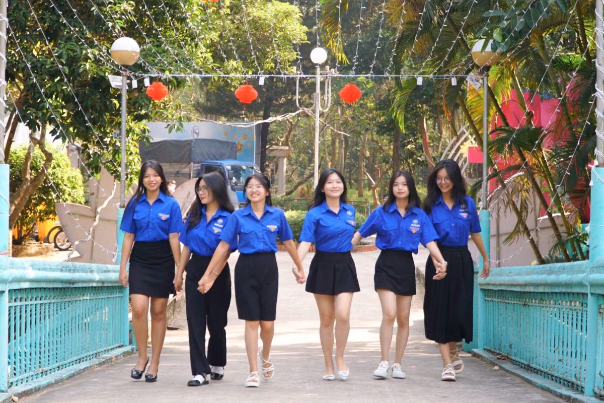 Công viên Thủ Dầu Một là một trong các điểm thu hút giới trẻ đến chụp hình.