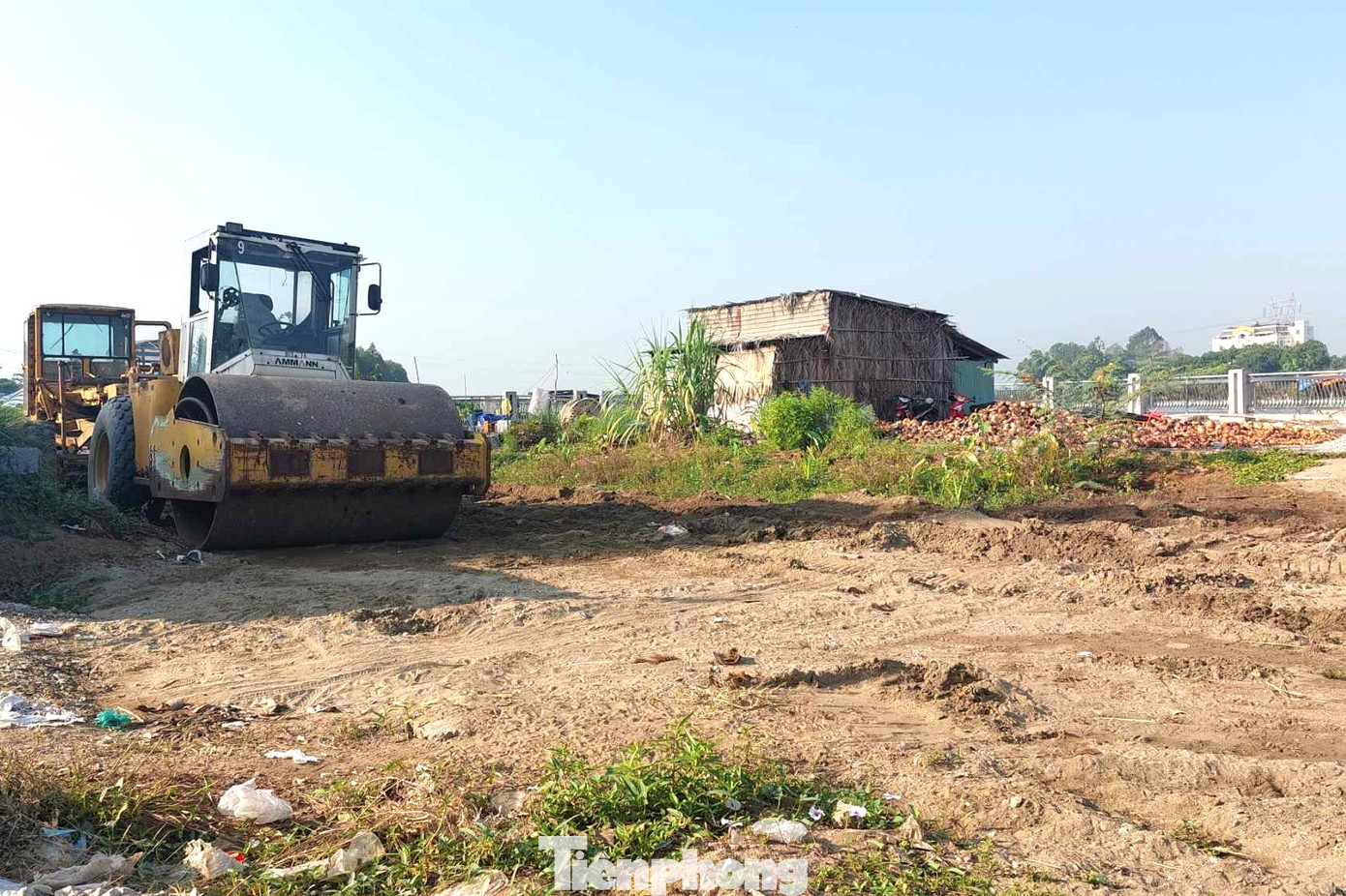 Tại TP.Thuận An với dự án cải tạo, nâng cấp tuyến đường ven sông Sài Gòn đoạn từ đường Gia Long đến đường Vĩnh Phú 40 dài khoảng 1,84km, đoạn từ rạch Bình Nhâm đến giáp cảng An Sơn dài khoảng 2,23km đã được UBND TP.Thuận An triển khai lập điều chỉnh báo cáo đề xuất chủ trương đầu tư với quy mô lộ giới 32m.