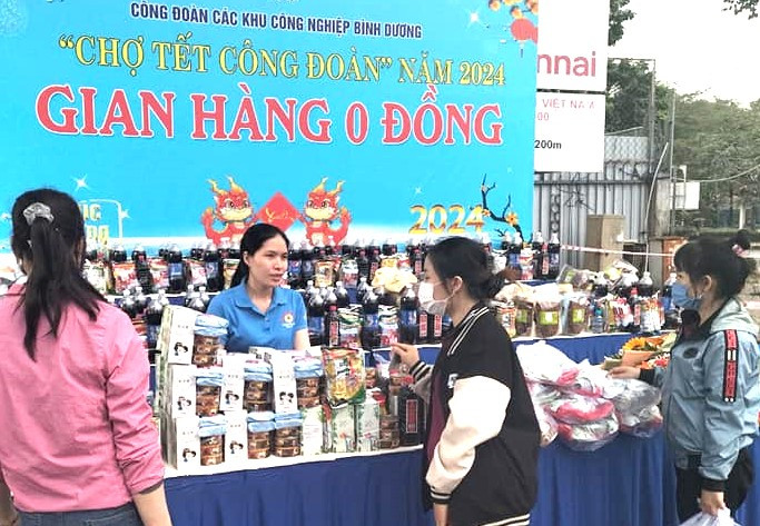 Công đoàn Bình Dương tổ chức chương trình &quot;Chợ tết công đoàn&quot; năm 2024.