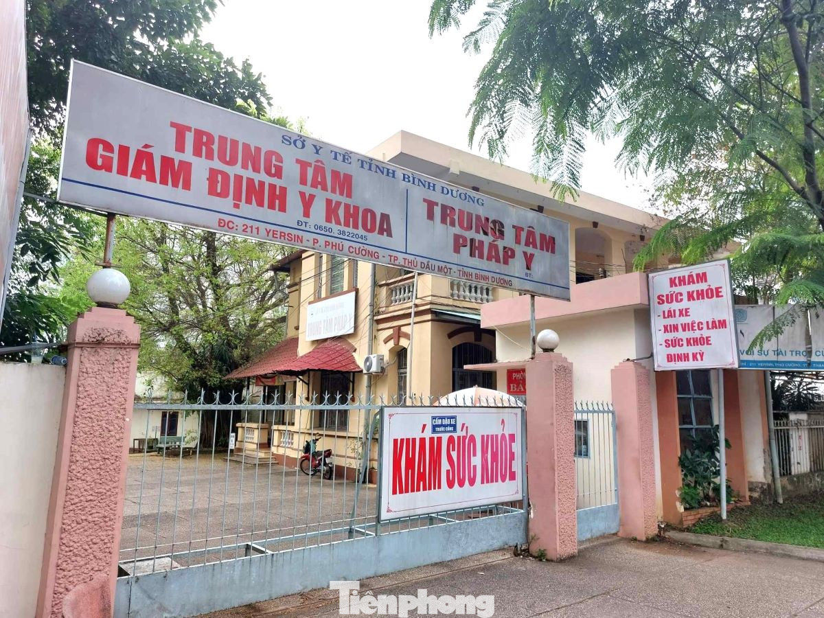 Ngoài ra, Bình Dương sẽ sáp nhập Bệnh viện Phục hồi chức năng vào bệnh viện Y học cổ truyền. Thực hiện sáp nhập Trung tâm Sức khỏe lao động môi trường tỉnh Bình Dương vào Trung tâm Kiểm soát bệnh tật tỉnh Bình Dương.