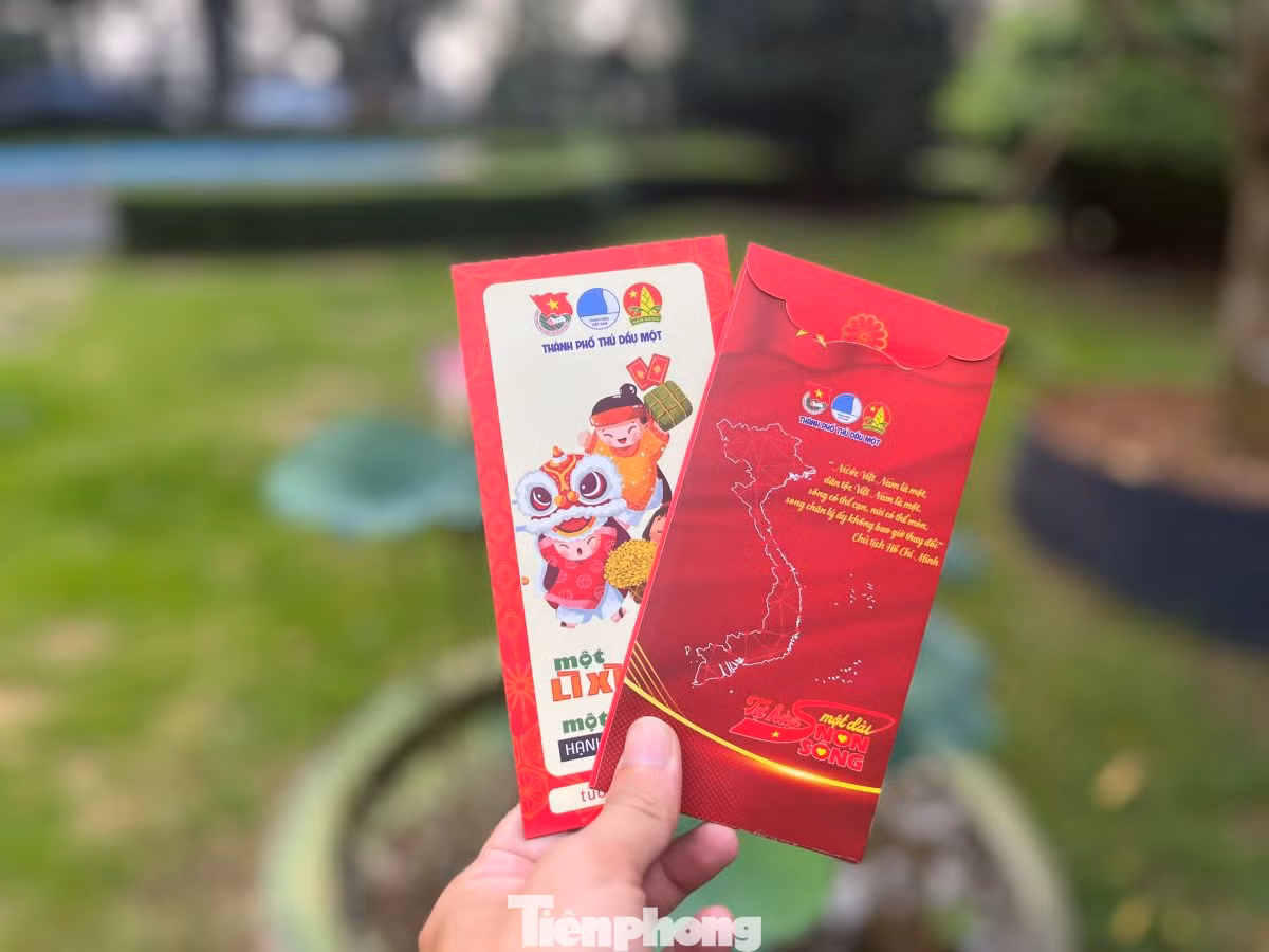 Bao lì xì tuyên truyền chương trình "Tự hào một dải non sông". Bao lì xì tuyên truyền chương trình "Tự hào một dải non sông".