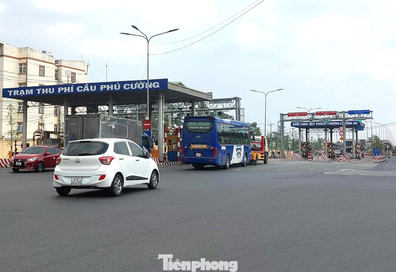 Trạm thu phí cầu Phú Cường (TP.Thủ Dầu Một). Trạm thu phí cầu Phú Cường (TP.Thủ Dầu Một).