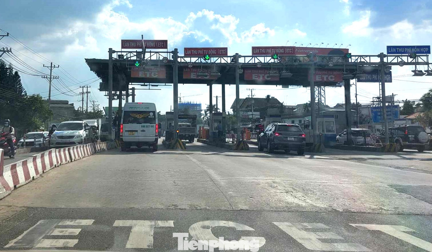 Trạm thu phí trên Quốc lộ 13 (TP.Thuận An, Bình Dương). Trạm thu phí trên Quốc lộ 13 (TP.Thuận An, Bình Dương).