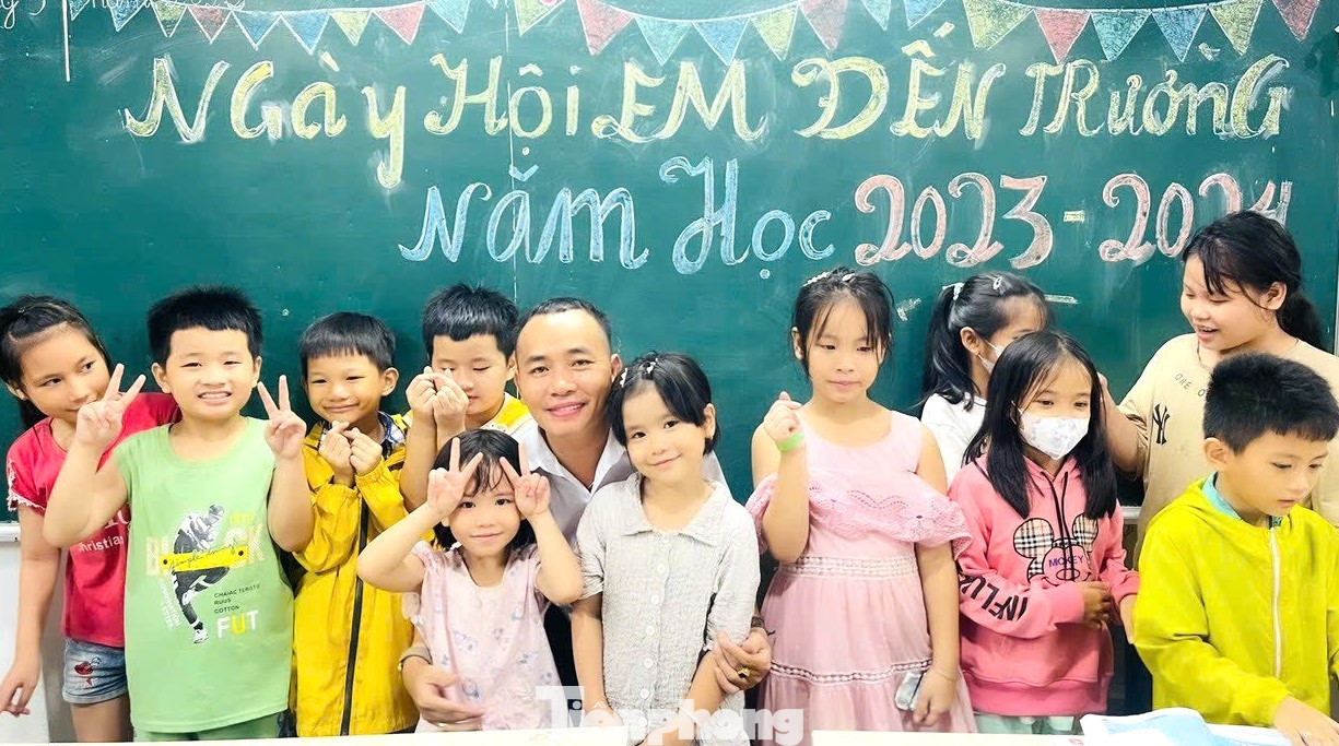 Anh Thành nói rằng, điều khiến anh thấy hạnh phúc nhất là được các bé gọi bằng bố mỗi khi đến lớp. Anh Thành nói rằng, điều khiến anh thấy hạnh phúc nhất là được các bé gọi bằng bố mỗi khi đến lớp.