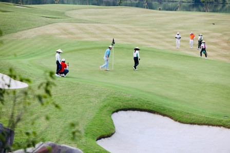 Tranh tài Golf tại hệ thống sân lớn nhất miền Bắc ảnh 1