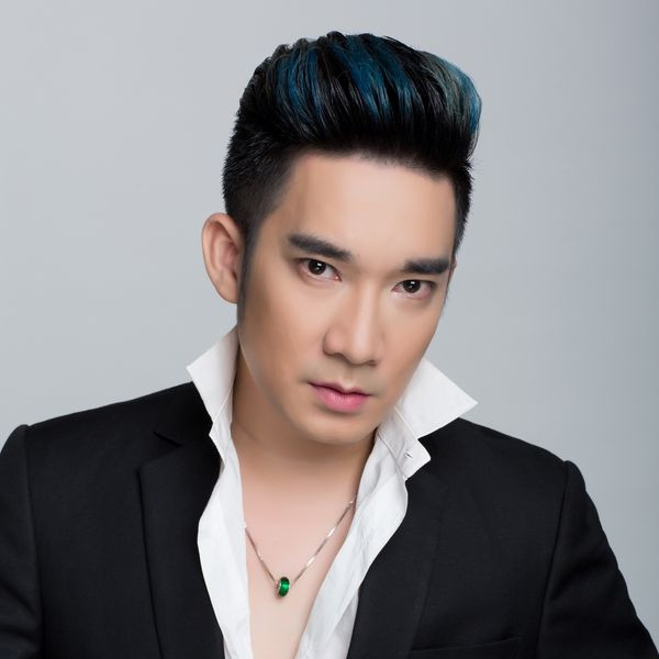 'Đệ nhất' khoe thân, 'đệ nhất' khoe của gọi tên ai trong showbiz Việt? ảnh 1