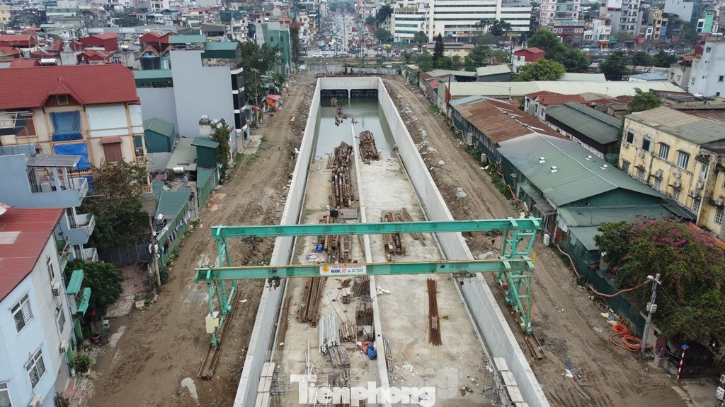 Hầm chui tại nút giao giữa đường vành đai 2,5 với đường Giải Phóng - Kim Đồng đã lộ hình hài. Ảnh: Trọng Đảng.