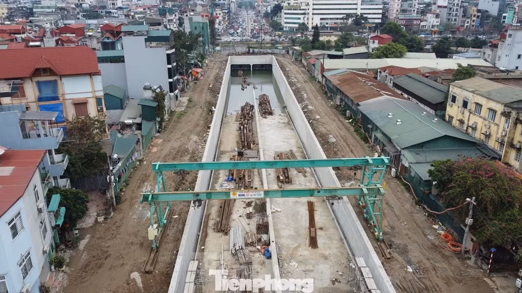 Hầm chui tại nút giao giữa đường vành đai 2,5 với đường Giải Phóng - Kim Đồng đã lộ hình hài. Ảnh: Trọng Đảng. Hầm chui tại nút giao giữa đường vành đai 2,5 với đường Giải Phóng - Kim Đồng đã lộ hình hài. Ảnh: Trọng Đảng.