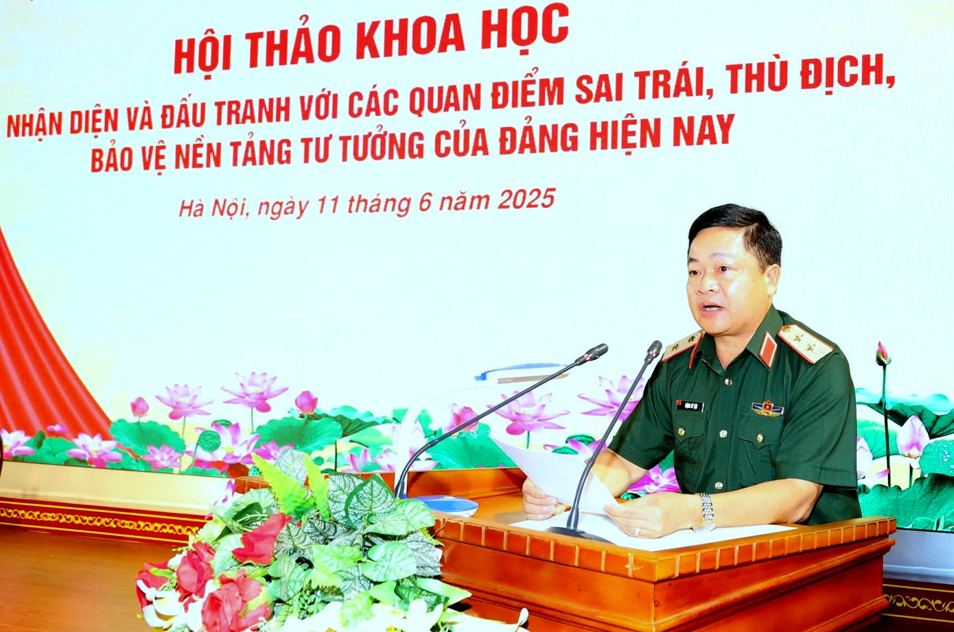 Trung tướng Đặng Sỹ Lộc phát biểu kết luận hội thảo.