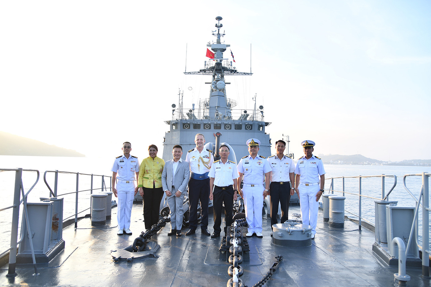 Đại biểu Hải quân hai nước với các hoạt động trên tàu FFG-421.