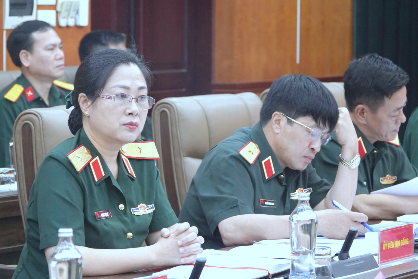 Các đại biểu dự hội nghị đã đề xuất cân nhắc, xem xét tăng thêm số lượng giải thưởng để động viên các tác giả, nhất là đối với các tác giả mới tham gia, công tác tại đơn vị gặp nhiều khó khăn.