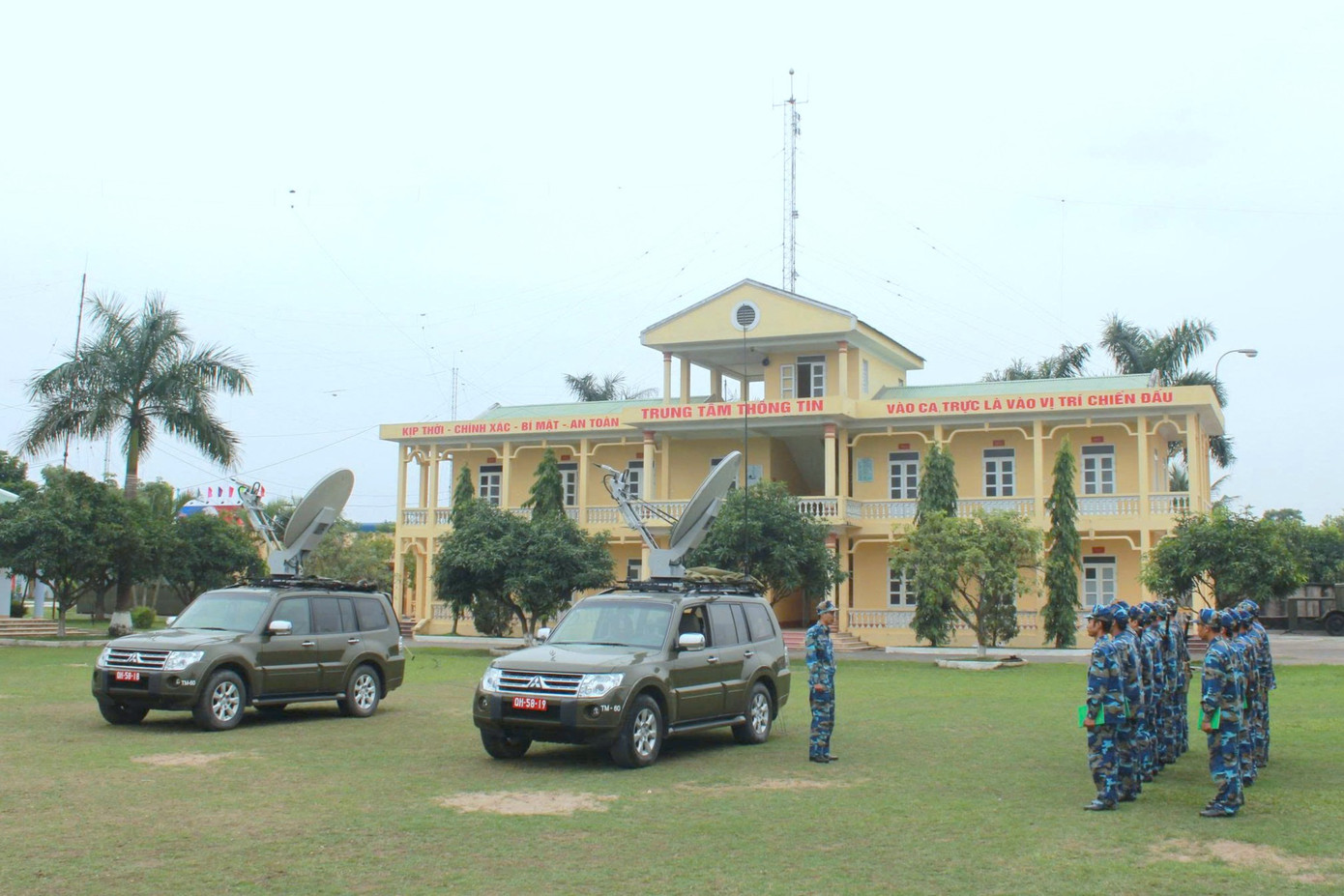 Huấn luyện triển khai xe đầu cuối tại Lữ đoàn 602.