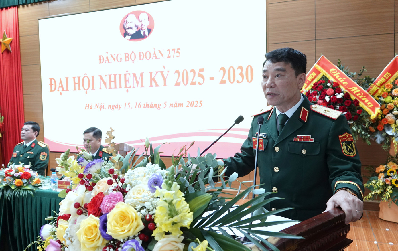 Thiếu tướng Phạm Văn Hiếu - Bí thư Đảng ủy Đoàn 969, Chính ủy Bộ Tư lệnh Lăng Chủ tịch Hồ Chí Minh phát biểu tại Đại hội.