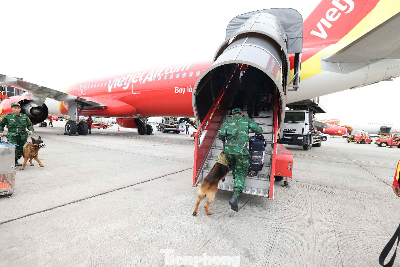 Đội tìm kiếm cứu nạn của Bộ đội Biên phòng lên đường tới Myanmar.