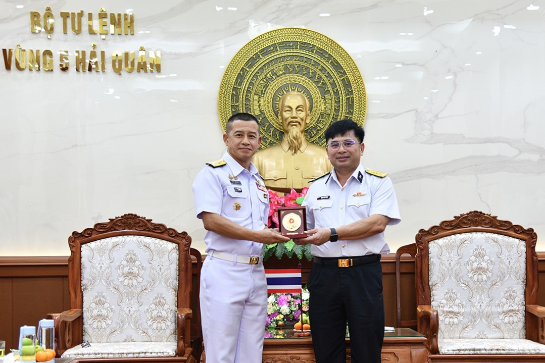 Đoàn công tác Vùng 1 Hải quân Hoàng gia Thái Lan thăm Bộ Tư lệnh Vùng 5 Hải quân.