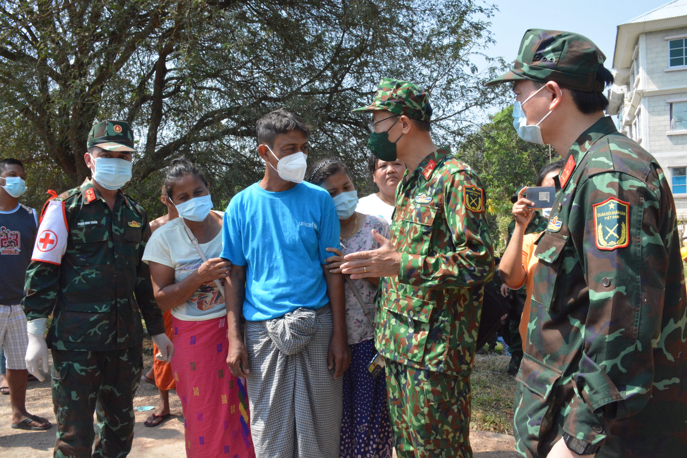 Một số hình ảnh lực lượng cứu hộ của Quân đội nhân dân Việt Nam đang tham gia khắc phục hậu quả động đất tại Myanmar. Một số hình ảnh lực lượng cứu hộ của Quân đội nhân dân Việt Nam đang tham gia khắc phục hậu quả động đất tại Myanmar.