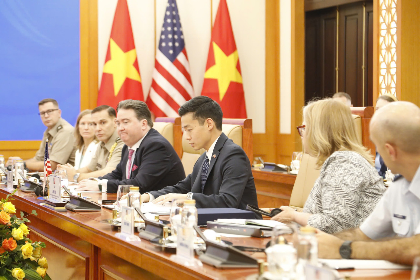 Đoàn đại biểu hai nước tham dự Đối thoại.